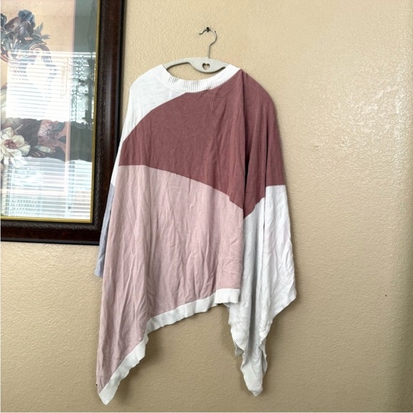 Lululemon Hatha Wrap Size OneSize 
Does have a pint stain see last picture - Picture 4 of 5